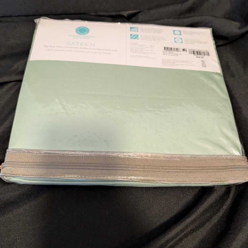 Martha Stewart Sateen Twin Fitted Sheet in Soft Green - Picture 3 of 6